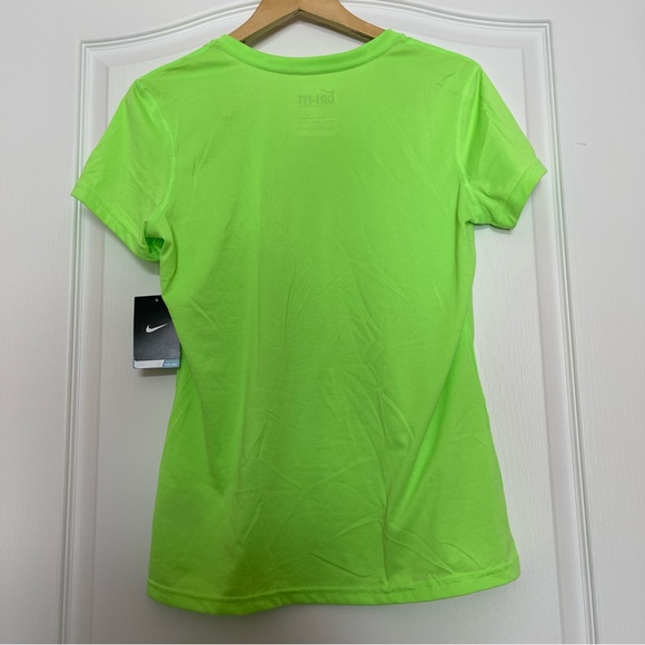 Nike dri fit womens v- neck athletic shirt in size L Nwt - Picture 2 of 6